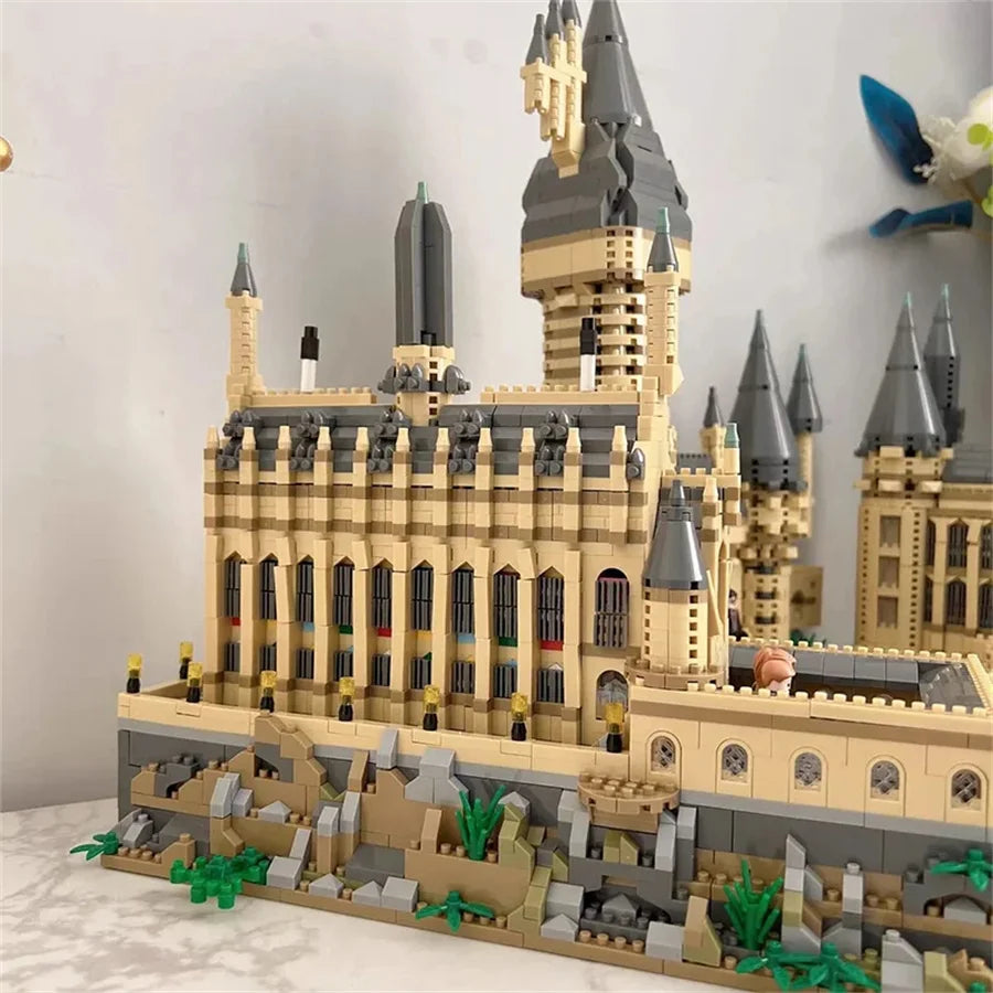 Magic Movie Castle School Micro Building Blocks - Image 13